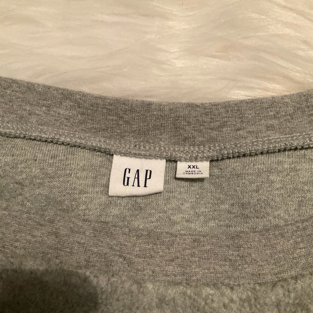 Super Soft Gray Gap Pullover Size 2x - image 2